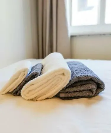The Liberties, Viking Court Flat, D8 Проживание в семье