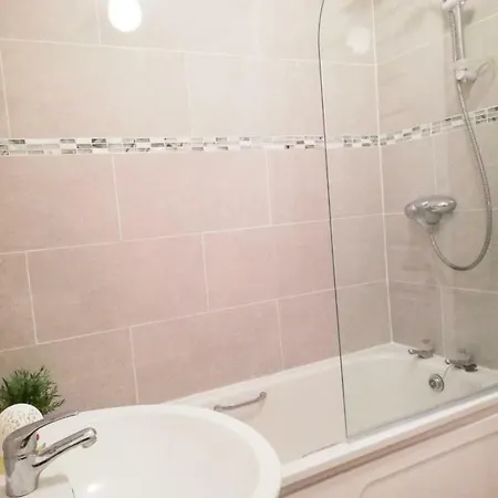 The Liberties, Viking Court Flat, D8 *